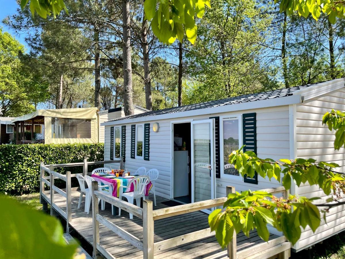 Camping Le Pressoir Petit-Palais-et-Cornemps Ngoại thất bức ảnh