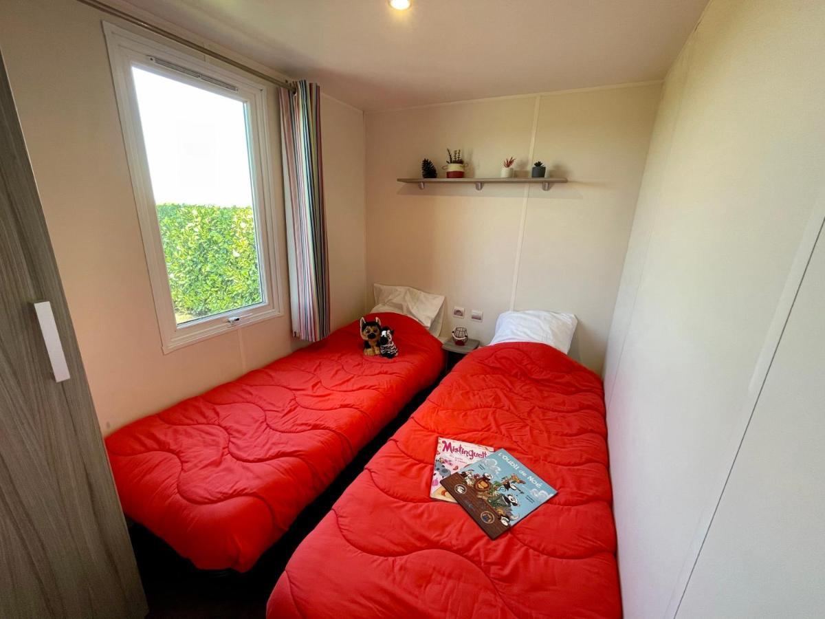 Camping Le Pressoir Petit-Palais-et-Cornemps Ngoại thất bức ảnh