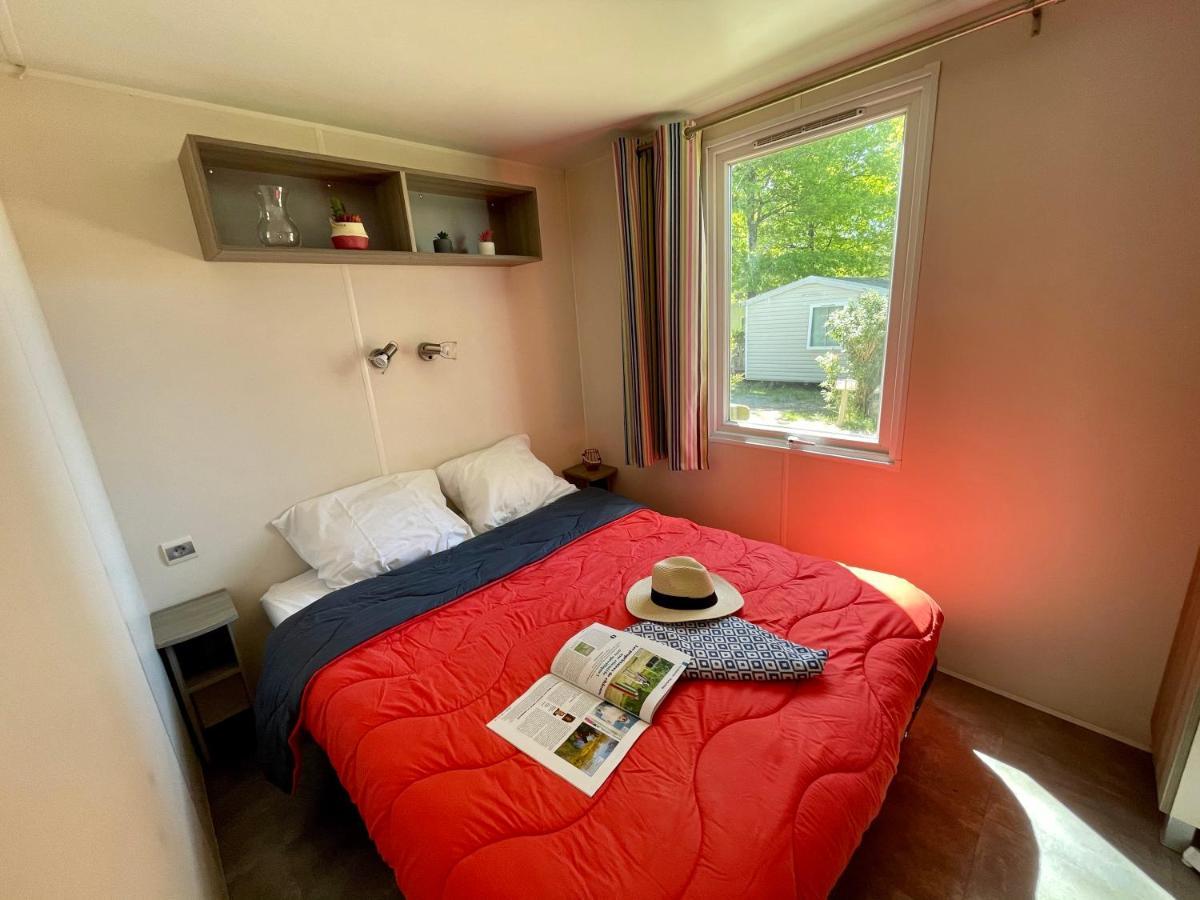 Camping Le Pressoir Petit-Palais-et-Cornemps Ngoại thất bức ảnh