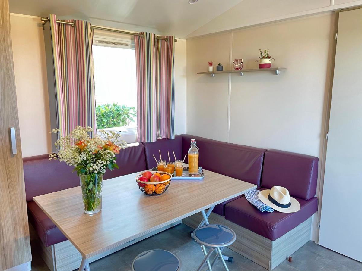 Camping Le Pressoir Petit-Palais-et-Cornemps Ngoại thất bức ảnh