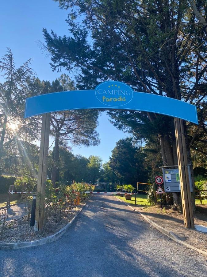 Camping Le Pressoir Petit-Palais-et-Cornemps Ngoại thất bức ảnh