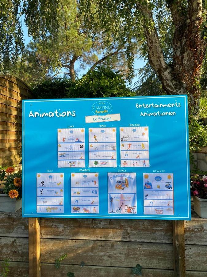 Camping Le Pressoir Petit-Palais-et-Cornemps Ngoại thất bức ảnh