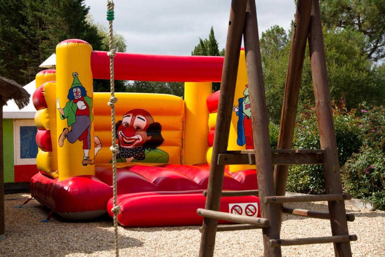 Camping Le Pressoir Petit-Palais-et-Cornemps Ngoại thất bức ảnh