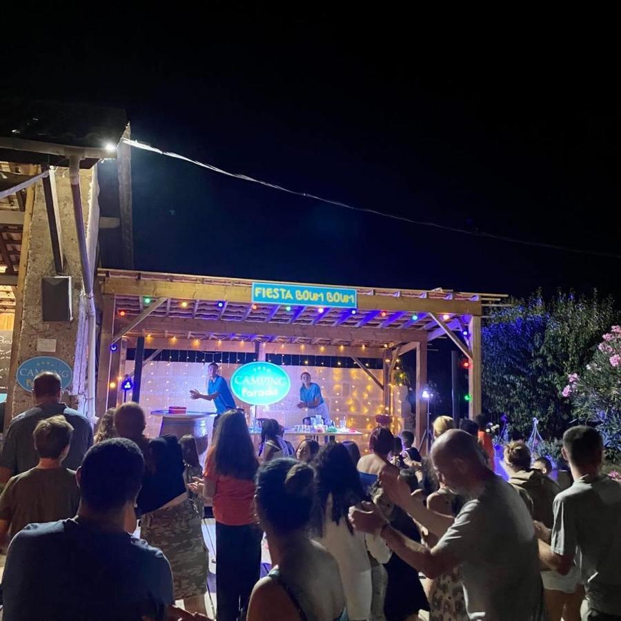 Camping Le Pressoir Petit-Palais-et-Cornemps Ngoại thất bức ảnh