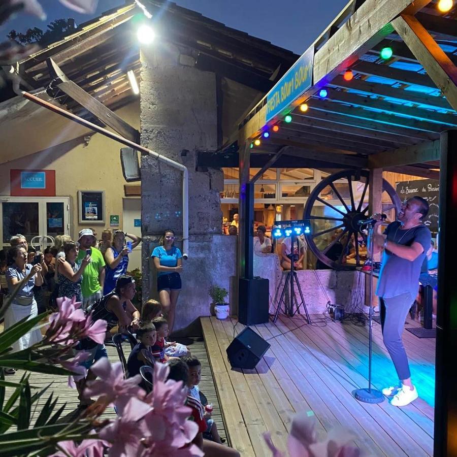 Camping Le Pressoir Petit-Palais-et-Cornemps Ngoại thất bức ảnh