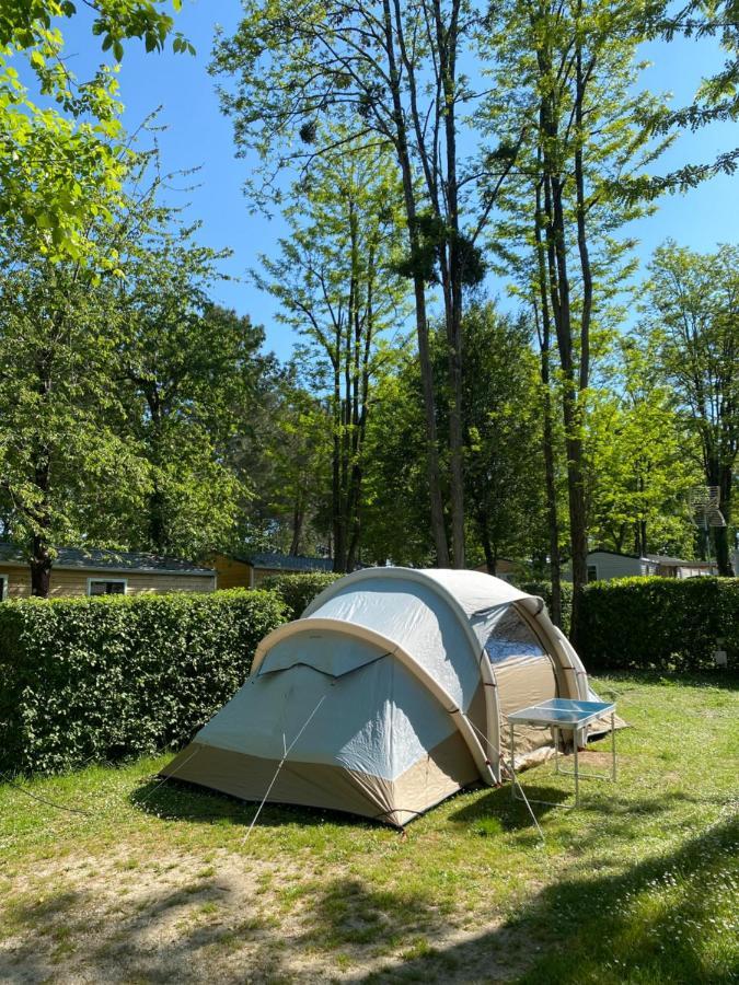 Camping Le Pressoir Petit-Palais-et-Cornemps Ngoại thất bức ảnh