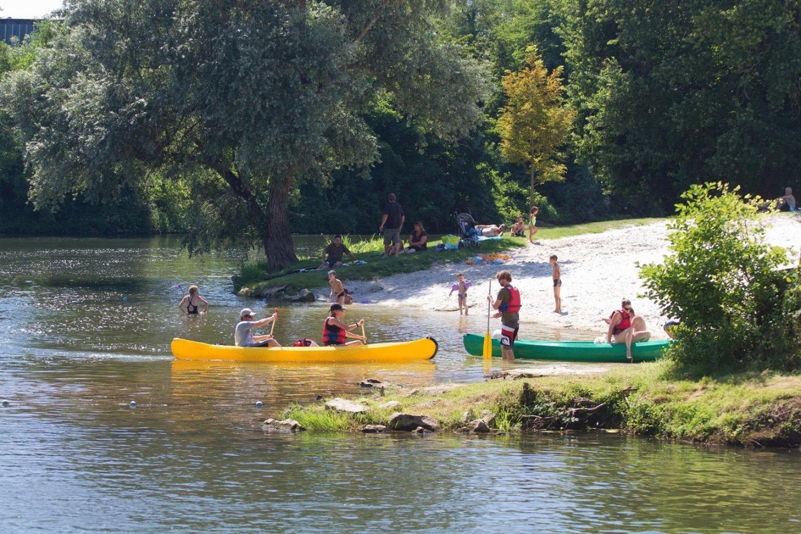 Camping Le Pressoir Petit-Palais-et-Cornemps Ngoại thất bức ảnh